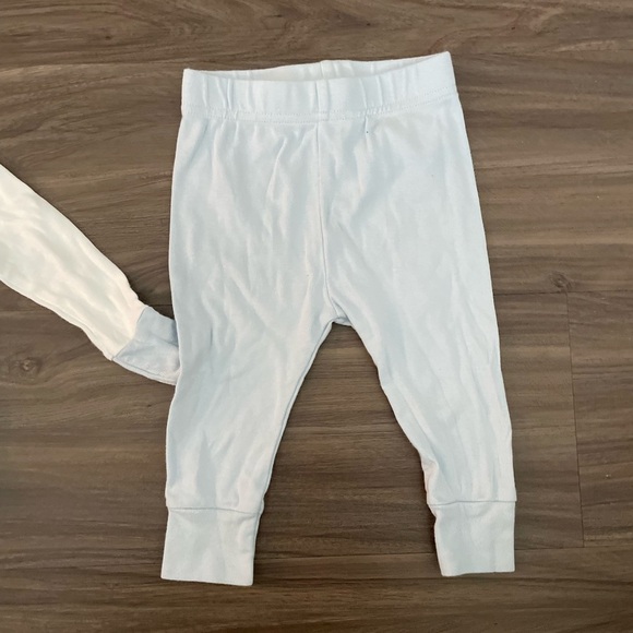 Old Navy White and Blue Kids Doctor Pajama Set Soft and Cozy size 6-12M - Picture 4 of 5